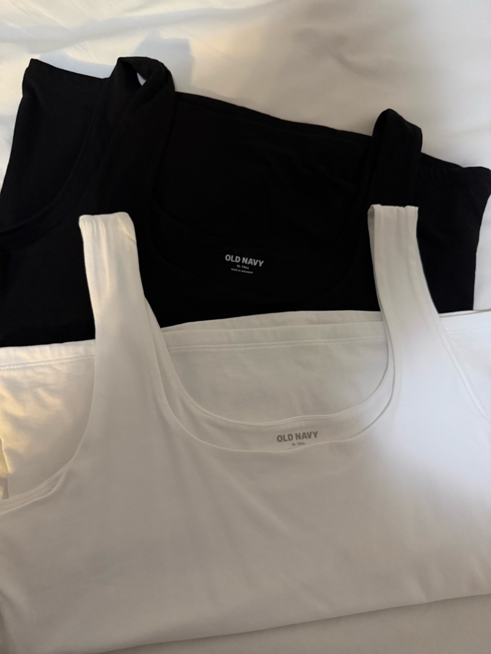 Old Navy Women’s Tank Tops - Black & White Set